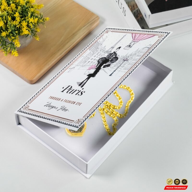 Buku Pajangan Palsu