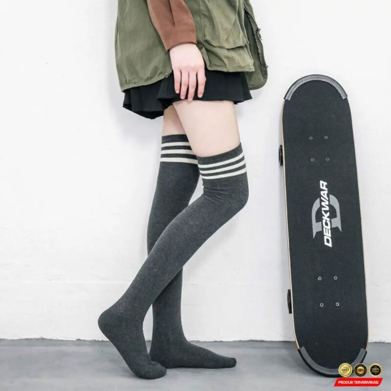 Kaos Kaki Panjang