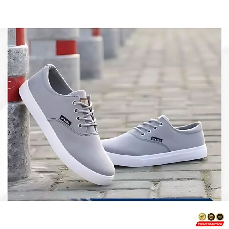 Sepatu pria casual