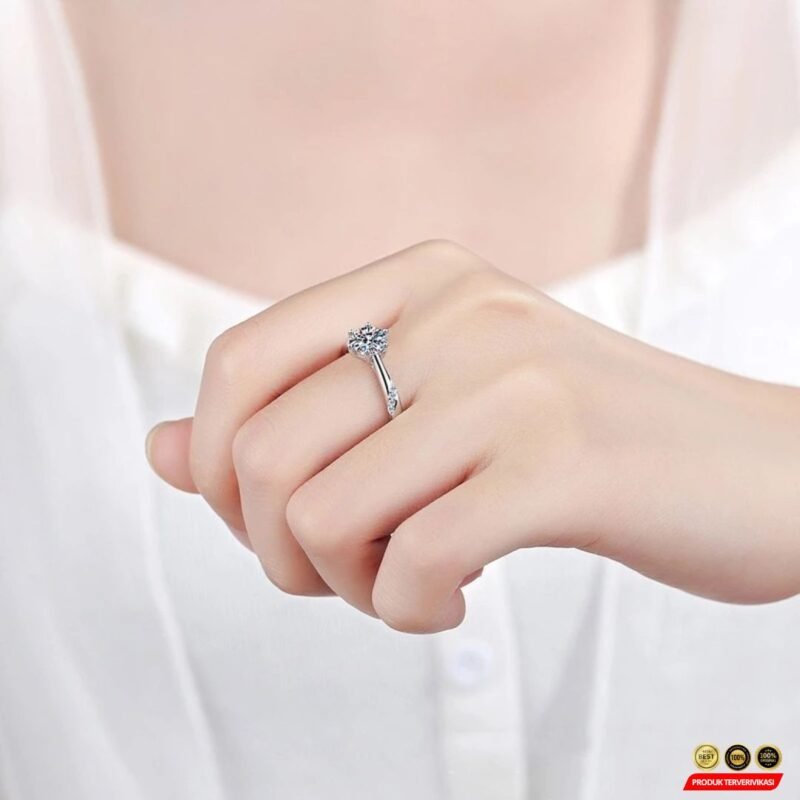 Cincin Moissanite